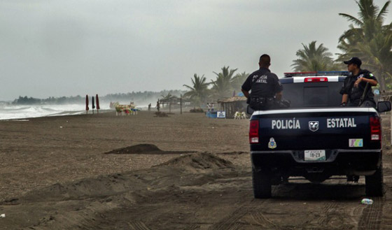 اقوى اعصار في تاريخ البشرية يجتاح المكسيك بسرعة 325 كلم صورة رقم 6 اقوى اعصار في تاريخ البشرية يجتاح المكسيك بسرعة 325 كلم صورة رقم 6