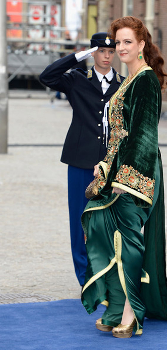 انتحل شخصية زوجة الملك محمد السادس لغرض الاحتيال والنصب صورة رقم 1