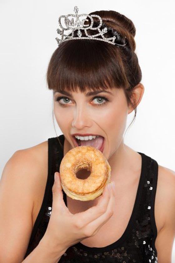 الشرطة تحقق في وفاة ملكة جمال النمسا بحادث غامض اثار الشكوك    صورة رقم 8