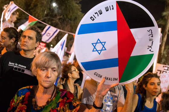 الاف الاسرائيليين يحيون ذكرى رابين بمظاهرة تطالب بالسلام مع الفلسطينيين صورة رقم 3