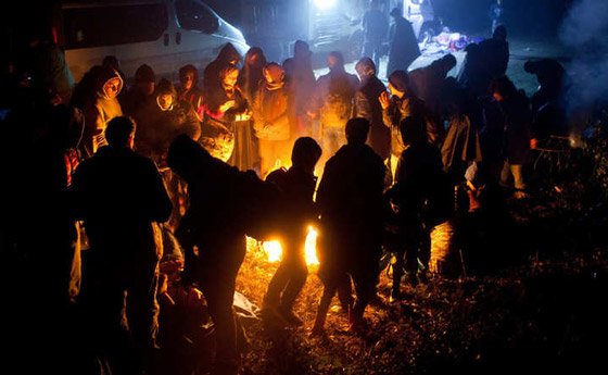 شاهد معاناة المهاجرين الى كرواتيا.. كما التقطتها كاميرا مرافقة لهم صورة رقم 12