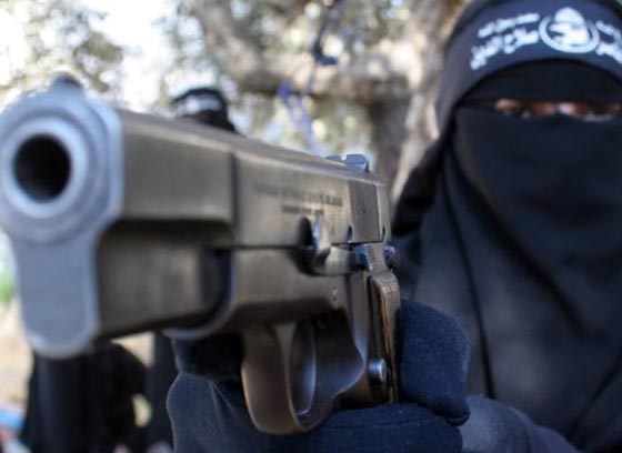 داعش يعترف انه جند النساء عن طريق الحب والغرام ووعود الزواج صورة رقم 1