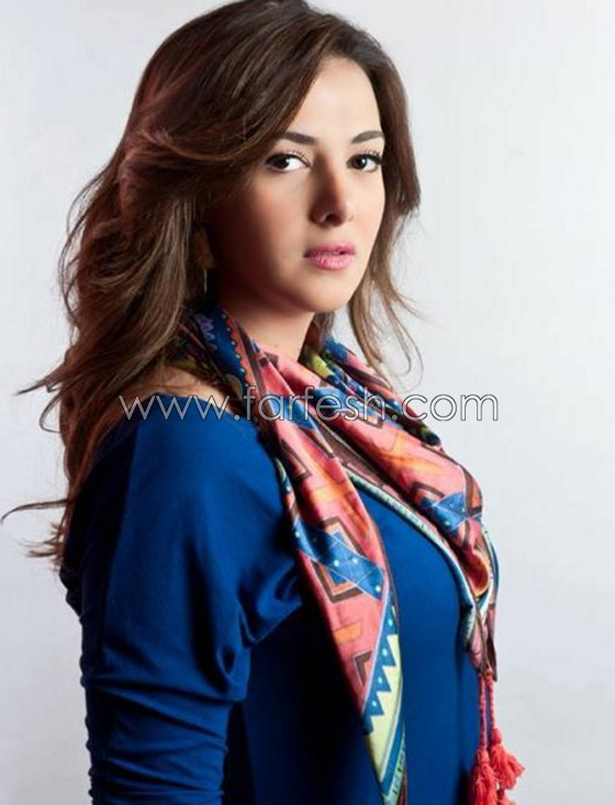 فيديو دنيا سميرغانم مع بوي باند (المصالح) يحقق ربع مليون مشاهدة في 24 ساعة صورة رقم 4