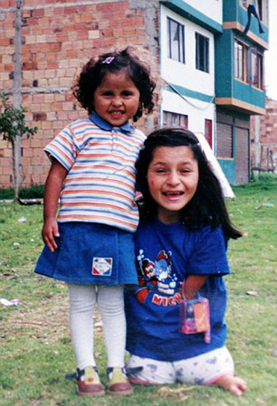 صور وفيديو فنانة مبدعة بدون ذراعين ولا ساقين اذهلت العالم صورة رقم 20