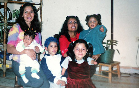 صور وفيديو فنانة مبدعة بدون ذراعين ولا ساقين اذهلت العالم صورة رقم 18