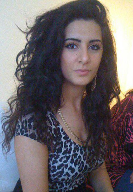 الدنمارك تصادر جواز سفر الحسناء الكردية بعد عودتها من مقاتلة الدواعش!! صورة رقم 1