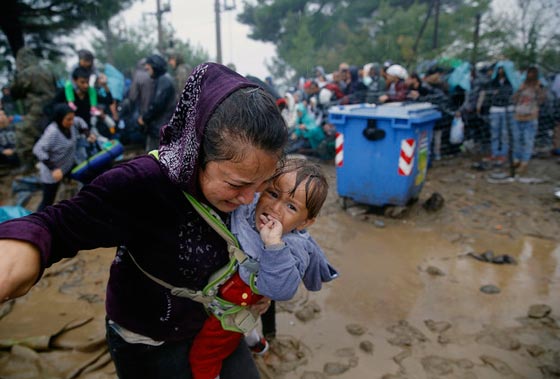 صور نساء مهاجرات يناضلن من اجل مستقبل آمن لاطفالهن صورة رقم 7