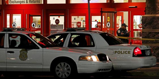 اصابة ثلاثة اشخاص بعد اطلاق مسلح للنار في سوق ولاية امريكية صورة رقم 1