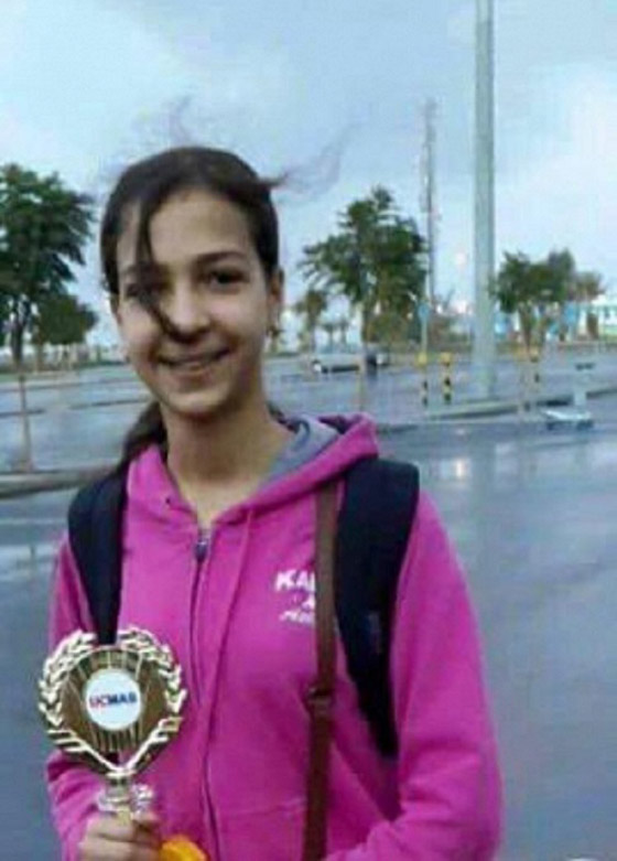 طفلة عراقية يتيمة الاب تحقق انجازا عظيما في مسابقة دولية صورة رقم 1 طفلة عراقية يتيمة الاب تحقق انجازا عظيما في مسابقة دولية صورة رقم 1