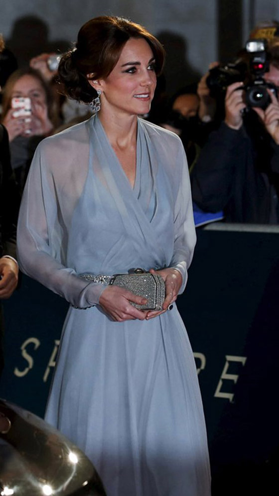 صور الاميرة كيت ميدلتون تكسر القواعد الملكية بثوب شفاف صورة رقم 3 صور الاميرة كيت ميدلتون تكسر القواعد الملكية بثوب شفاف صورة رقم 3