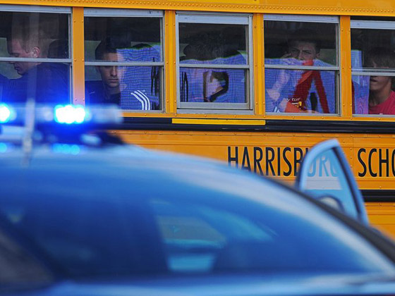 نيويورك: اطلاق نار داخل مدرسة يسفر عن اصابات واعتقالات صورة رقم 2 نيويورك: اطلاق نار داخل مدرسة يسفر عن اصابات واعتقالات صورة رقم 2