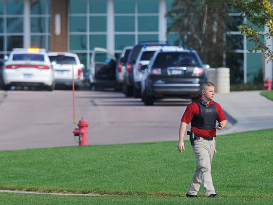 نيويورك: اطلاق نار داخل مدرسة يسفر عن اصابات واعتقالات صورة رقم 3 نيويورك: اطلاق نار داخل مدرسة يسفر عن اصابات واعتقالات صورة رقم 3