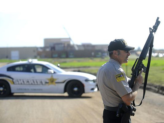 نيويورك: اطلاق نار داخل مدرسة يسفر عن اصابات واعتقالات صورة رقم 4 نيويورك: اطلاق نار داخل مدرسة يسفر عن اصابات واعتقالات صورة رقم 4