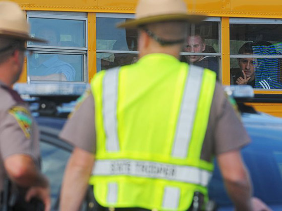 نيويورك: اطلاق نار داخل مدرسة يسفر عن اصابات واعتقالات صورة رقم 7 نيويورك: اطلاق نار داخل مدرسة يسفر عن اصابات واعتقالات صورة رقم 7