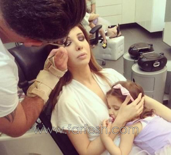 صور فنانات عربيات مع بناتهن: شيرين، اصالة، نانسي، مايا دياب، ديانا حداد ومي سليم صورة رقم 3