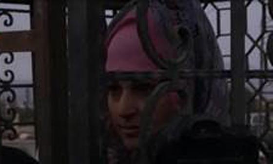 اقفاص بشرية تضم العلويين وجيش النظام في الغوطة دروع لمنع القصف صورة رقم 4