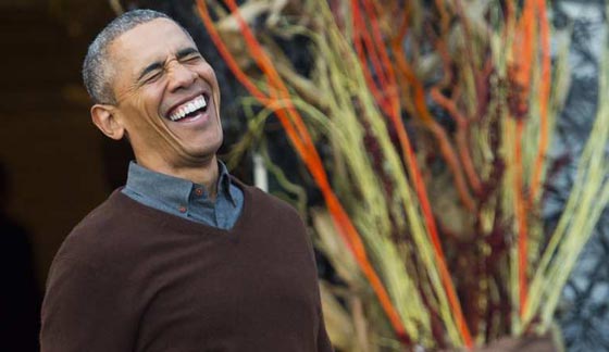 اوباما وزوجته يحتفلان بالهالوين مع الاطفال والبابا بينهم صورة رقم 1