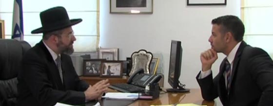 الحاخام الاكبر لاسرائيل.. دخول اليهود للاقصى محرّم ولا نية لنا بهدمه صورة رقم 2