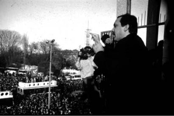 محطات بارزة في حياة اردوغان.. بائع بطيخ اصبح رئيسا لتركيا صورة رقم 23