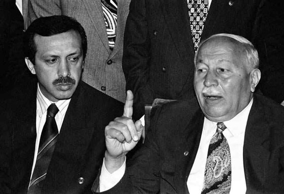 محطات بارزة في حياة اردوغان.. بائع بطيخ اصبح رئيسا لتركيا صورة رقم 2