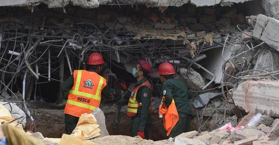 18 قتيلا ونجاة 99 من انهيار مصنع في باكستان صورة رقم 8 18 قتيلا ونجاة 99 من انهيار مصنع في باكستان صورة رقم 8