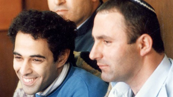 حارس رابين الشخصي رفض تصفية القاتل يجئال عمير لحظة الاغتيال صورة رقم 1