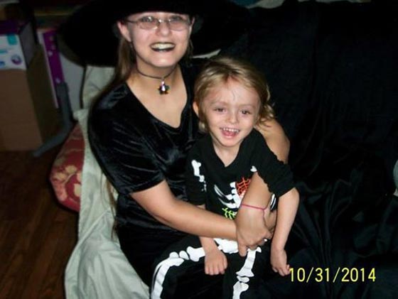 مأساة.. ام تنهي حياة طفلها وتضع حدا لحياتها في مستشفى صورة رقم 1 مأساة.. ام تنهي حياة طفلها وتضع حدا لحياتها في مستشفى صورة رقم 1