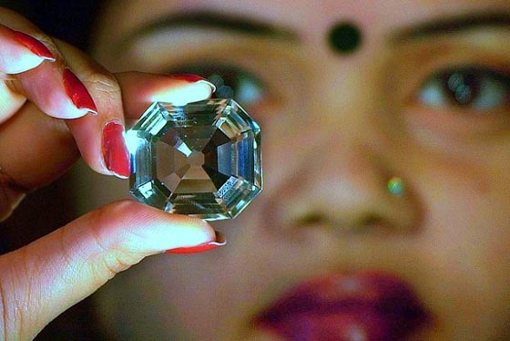 هل ستكون درة تاج ملكة بريطانيا سببا لخلاف مع الهند صورة رقم 2 هل ستكون درة تاج ملكة بريطانيا سببا لخلاف مع الهند صورة رقم 2