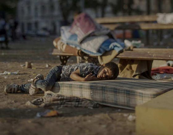 مصور سويدي يوثق ضياع احلام اللاجئين السوريين الاطفال بسبب الحرب صورة رقم 5