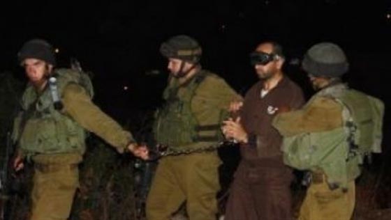  اسرائيل تعتقل 24 من اعضاء خلية حمساوية في قلقيلية  صورة رقم 2