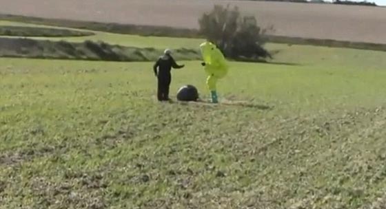 فيديو وصور لجسمين غريبين سقطا من الفضاء على قرية اسبانية صورة رقم 1