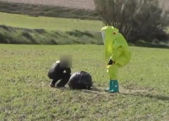 فيديو وصور لجسمين غريبين سقطا من الفضاء على قرية اسبانية صورة رقم 2