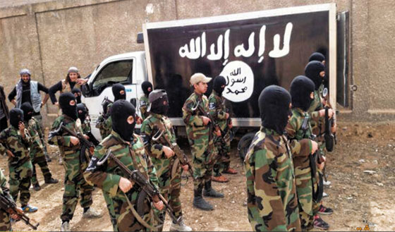 من اعماق الجحيم.. داعش درب اطفالا ايزيدين على التصويب نحو آبائهم!! صورة رقم 15