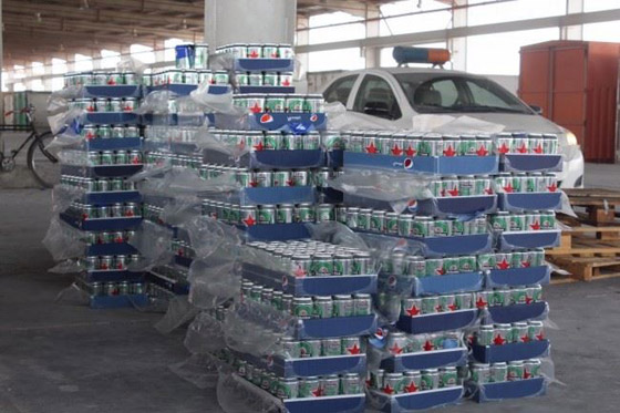 بيبسي هاينكين.. فشل محاولة تهريب 48 الف علبة بيرة الى السعودية صورة رقم 2