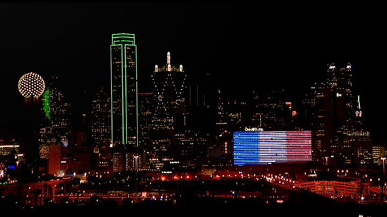  برج ايفل يتشح بالسواد حدادا على القتلى والعالم ينتصر لفرنسا صورة رقم 8