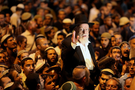 هذا ما قاله حاخام اسرائيلي متطرف عن هجمات باريس مهاجما اوروبا!! صورة رقم 1