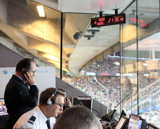 صور الرئيس الفرنسي خلال تلقيه نبأ الهجمات في باريس صورة رقم 6