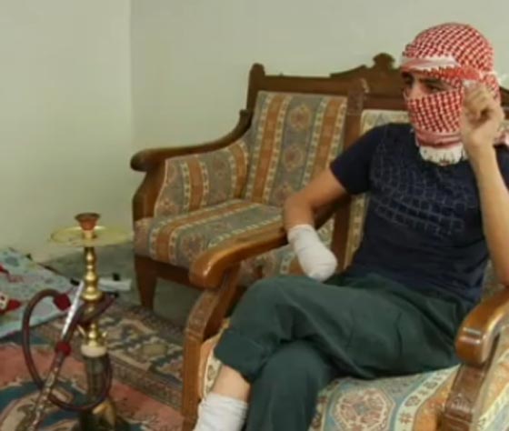  البلدوزر يقطع يد وقدم شاب سوري لانه قال لا لداعش.. شاهد صورة رقم 3