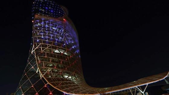 دبي تضيء اعلى ابراجها خليفة والعرب بالوان العلم الفرنسي صورة رقم 3 دبي تضيء اعلى ابراجها خليفة والعرب بالوان العلم الفرنسي صورة رقم 3