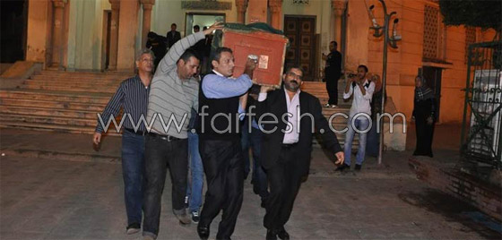 تغيب الفنانين عن المشاركة في جنازة الفنان الراحل سعيد طرابيك صورة رقم 5