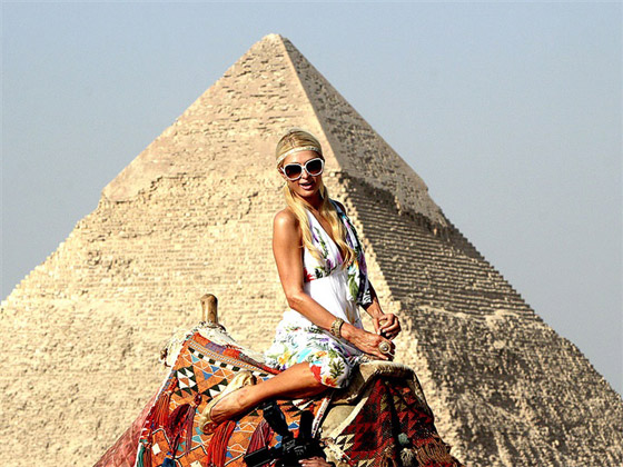   صور مشاهير زاروا الاهرامات من بينهم الاميرة ديانا، شاكيرا، ميسي، اوباما وبيونسيه صورة رقم 9