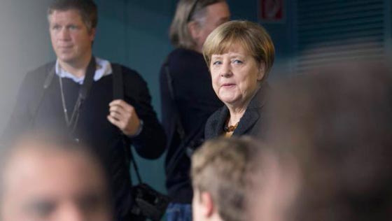 قنبلة تحول دون اقامة مباراة كانت ستحضرها ميركل ووزراء من حكومتها صورة رقم 10 قنبلة تحول دون اقامة مباراة كانت ستحضرها ميركل ووزراء من حكومتها صورة رقم 10