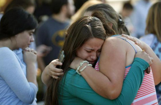 فتاة الازمات التي تظهر باكية مع كل تفجير.. ما هي حقيقتها؟ صورة رقم 5 فتاة الازمات التي تظهر باكية مع كل تفجير.. ما هي حقيقتها؟ صورة رقم 5