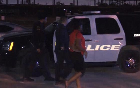 اطفال يطبخون شقيقتهم الرضيعة بالفرن البيتي اثناء اللعب صورة رقم 4 اطفال يطبخون شقيقتهم الرضيعة بالفرن البيتي اثناء اللعب صورة رقم 4