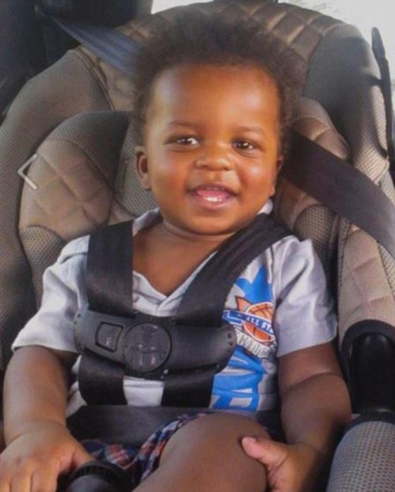 اطفال يطبخون شقيقتهم الرضيعة بالفرن البيتي اثناء اللعب صورة رقم 1 اطفال يطبخون شقيقتهم الرضيعة بالفرن البيتي اثناء اللعب صورة رقم 1