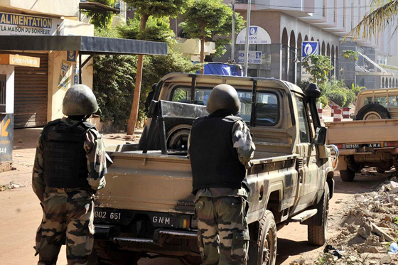 مقتل اسرائيلي وتحرير آخر من بين الرهائن في الهجوم على فندق بمالي صورة رقم 3 مقتل اسرائيلي وتحرير آخر من بين الرهائن في الهجوم على فندق بمالي صورة رقم 3