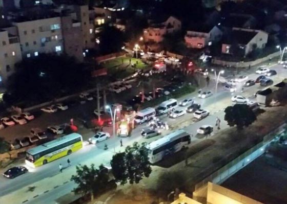 هجوم طعن في تل ابيب يخلف اربعة مصابين.. وهذا ما فعلته الشرطة صورة رقم 2 هجوم طعن في تل ابيب يخلف اربعة مصابين.. وهذا ما فعلته الشرطة صورة رقم 2