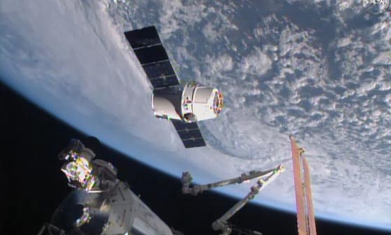 صور سحب من عالم اخر تظهر في سماء المحيط الهادي صورة رقم 2 صور سحب من عالم اخر تظهر في سماء المحيط الهادي صورة رقم 2