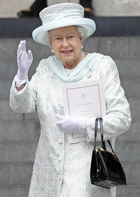 هذا هو سبب الارتفاع الكبير لدخل الملكة البريطانية صورة رقم 7 هذا هو سبب الارتفاع الكبير لدخل الملكة البريطانية صورة رقم 7