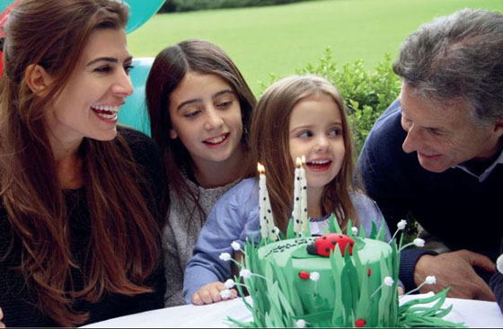 السيدة الاولى في الارجنتين ابنة لام لبنانية واب سوري وزوجها رئيس البلاد صورة رقم 12 السيدة الاولى في الارجنتين ابنة لام لبنانية واب سوري وزوجها رئيس البلاد صورة رقم 12